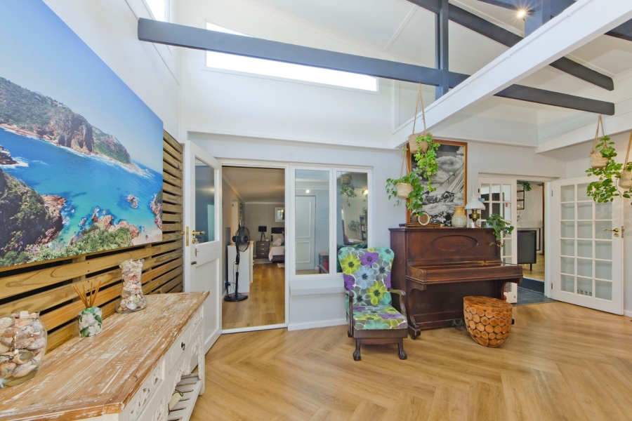 8 Bedroom Property for Sale in Leisure Isle Western Cape